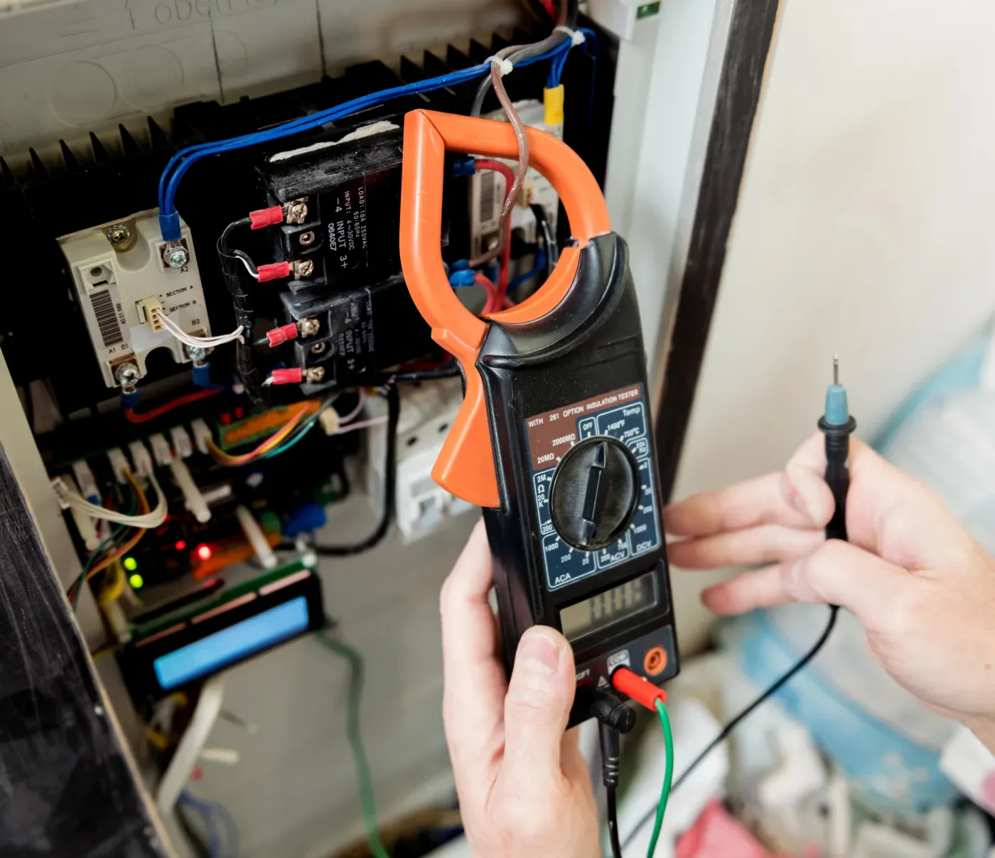 Intervention électrique en sécurité dans le Val-de-Marne